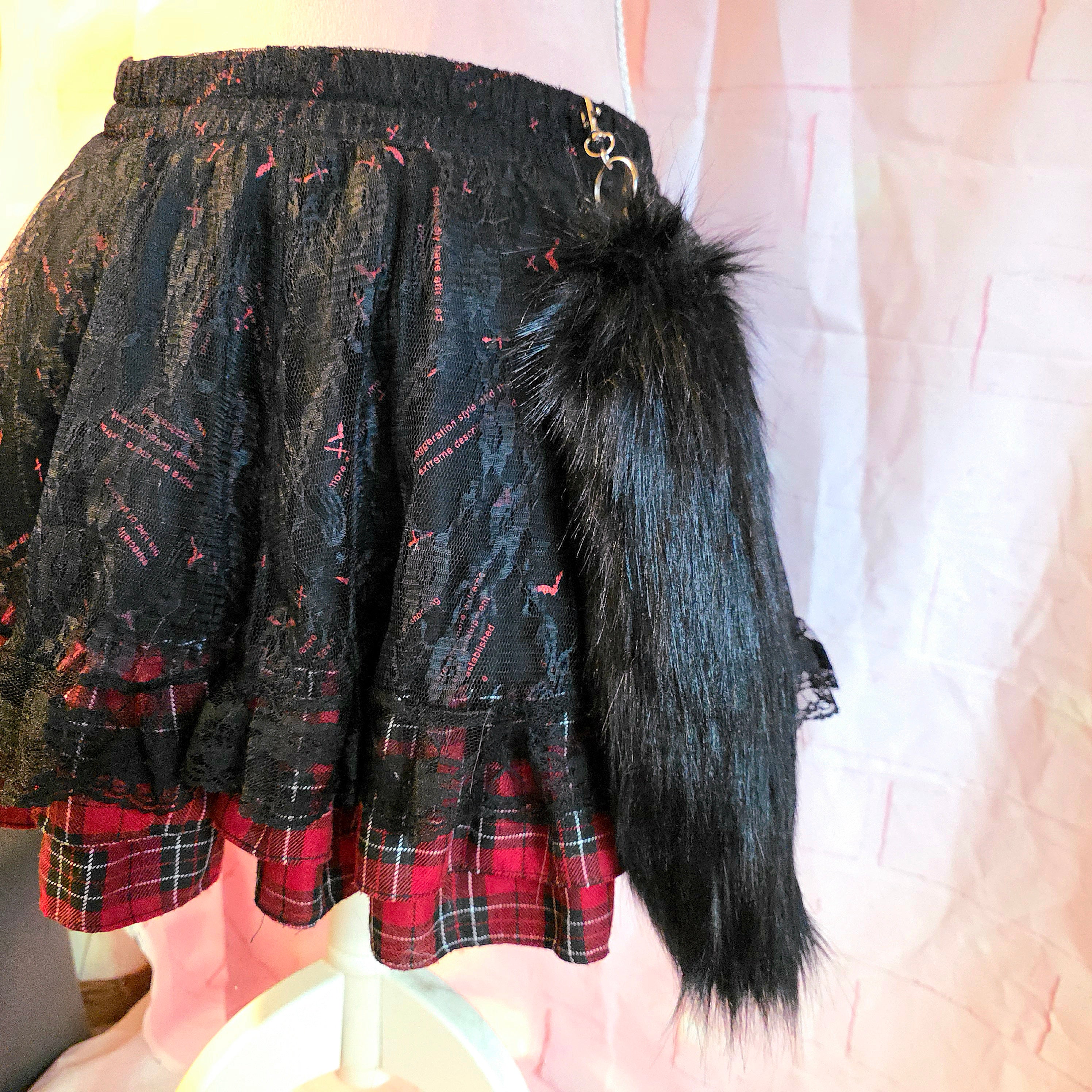 Black Keychain Tail, Rune