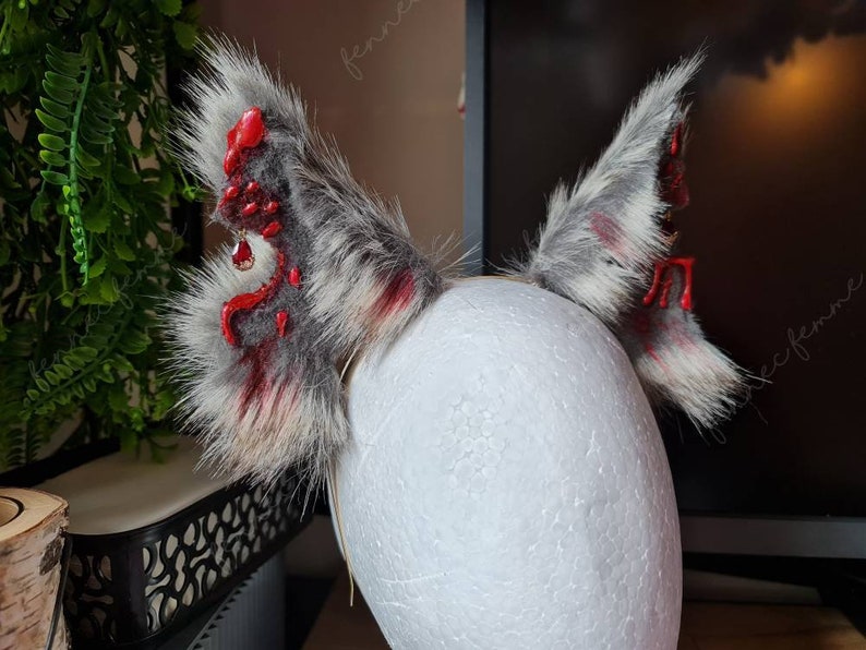 PET CEMETARY WOLF ears