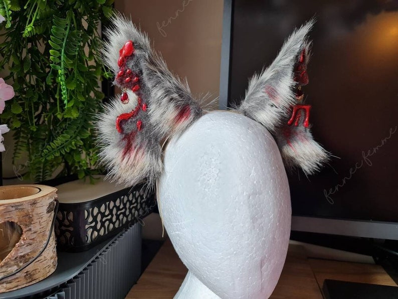 PET CEMETARY WOLF ears