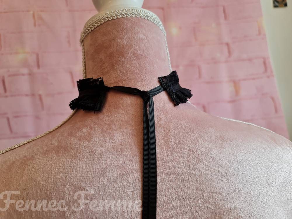 Gothic Lace Choker