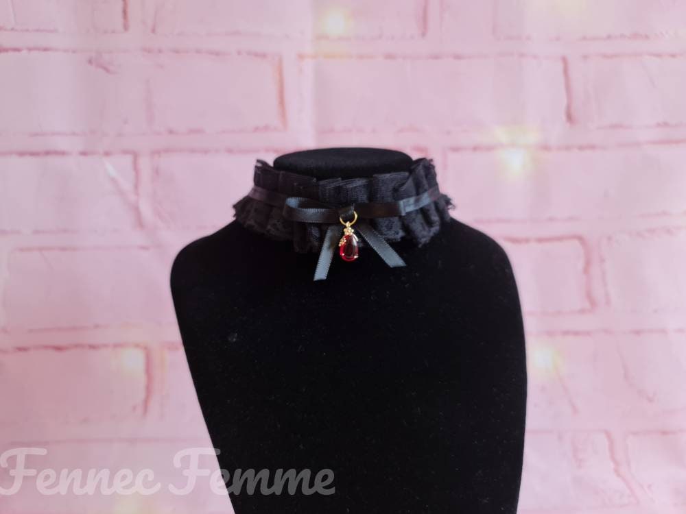 Gothic Lace Choker