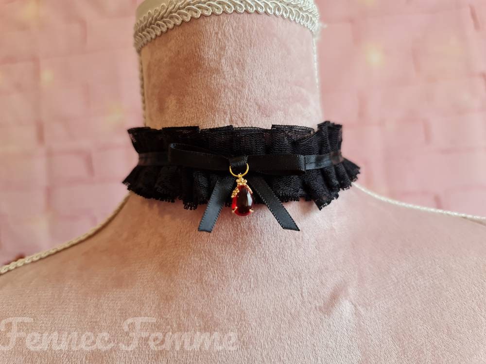 Gothic Lace Choker