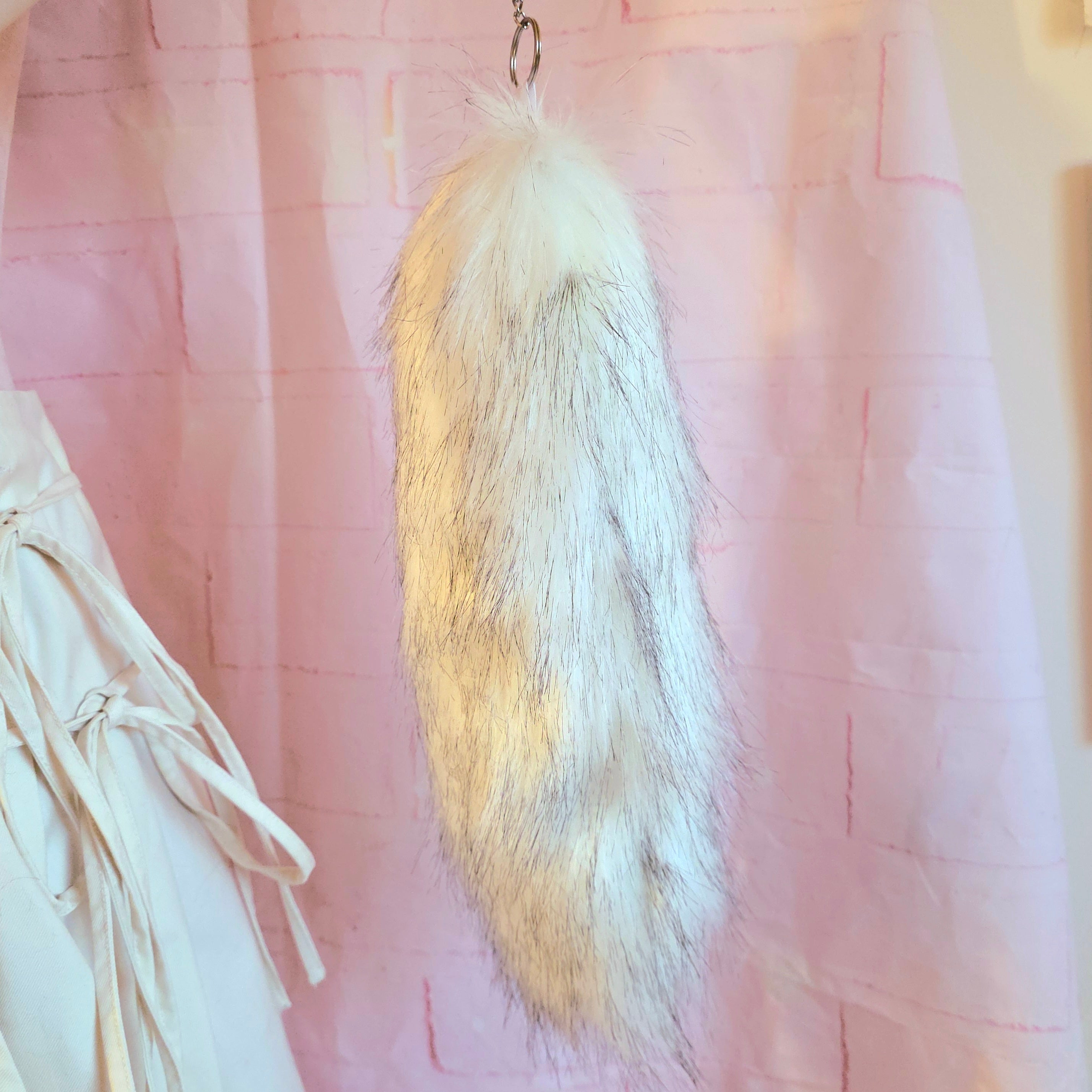 White Tail Keychain, Siberian Husky