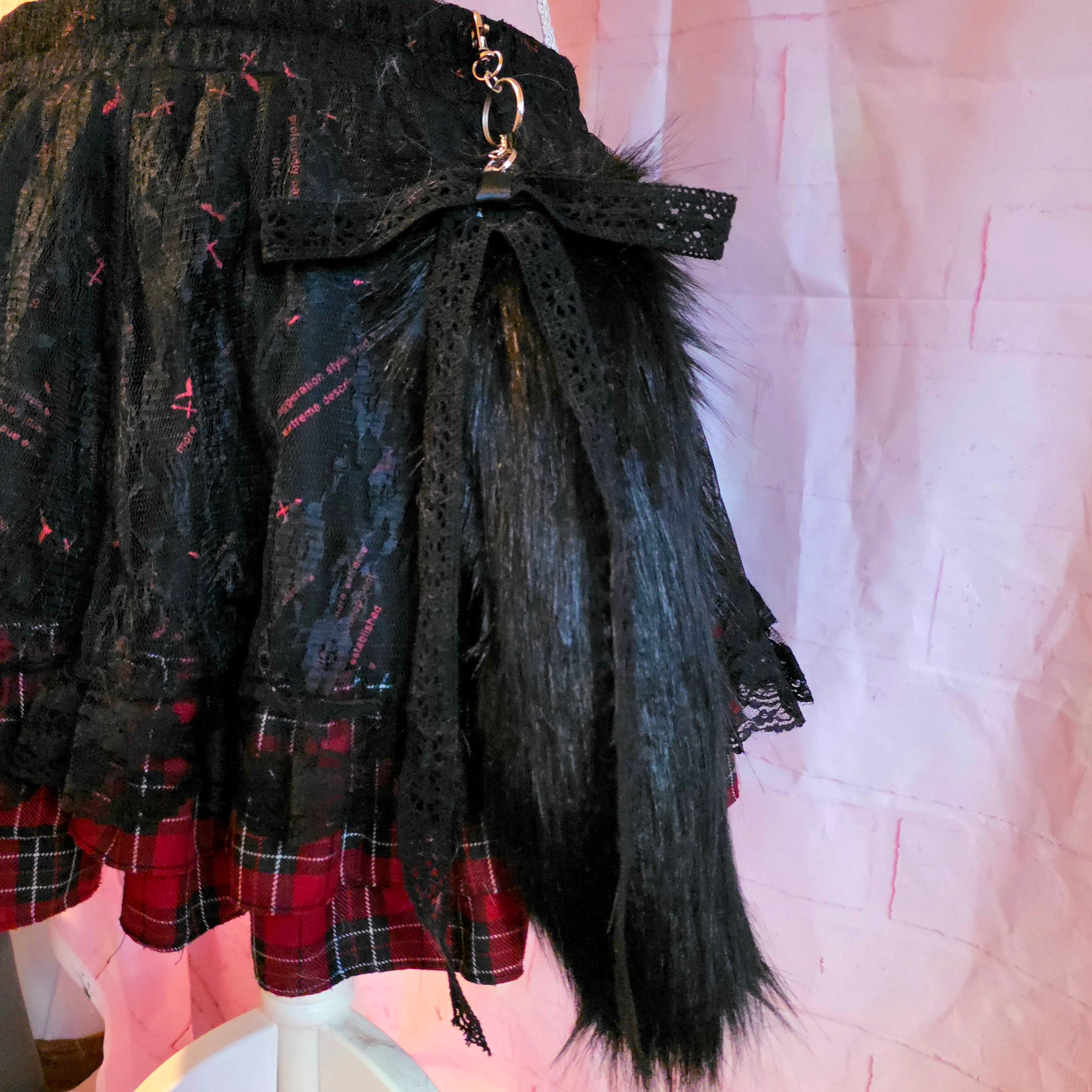 Black Keychain Tail, Rune